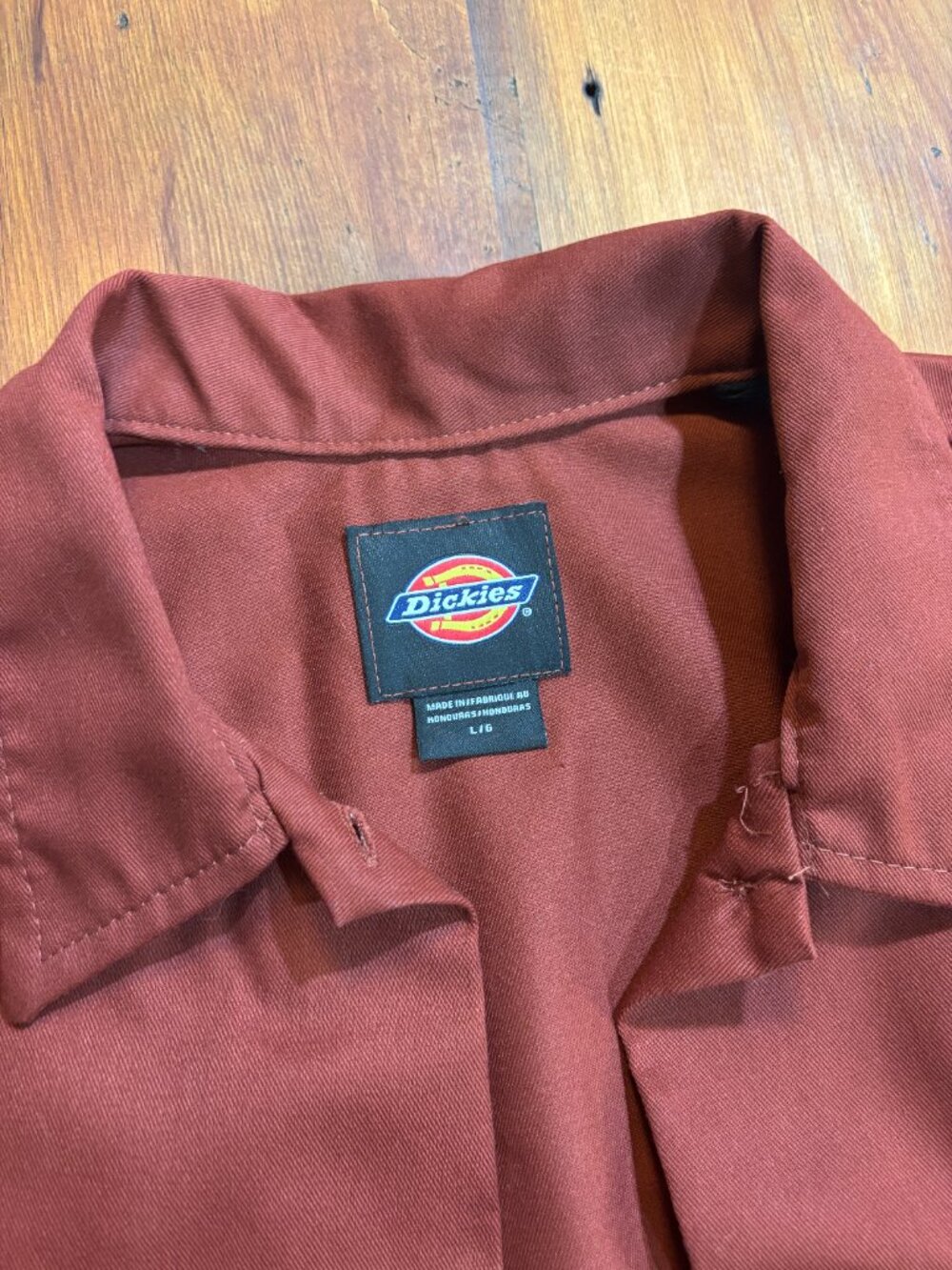 Cropped Dickies Work Shirt Burgundy - Picture 2 of 4